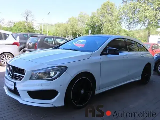Gebraucht Mercedes CLA200 Shooting Brake 156 PS (114 kW) 2016 Weiß Kombi