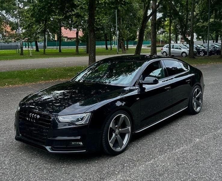 Schwarz Gebraucht 2011 Audi A5 S-Line Limousine | 12.200 € - Bild 1/4