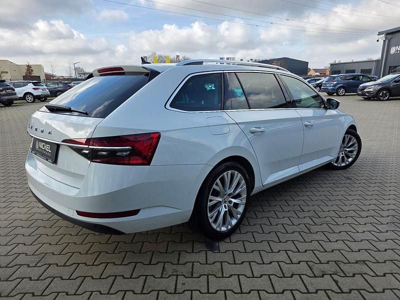 Gebraucht Skoda Superb 200 PS (147 kW) 2021 Weiß Kombi