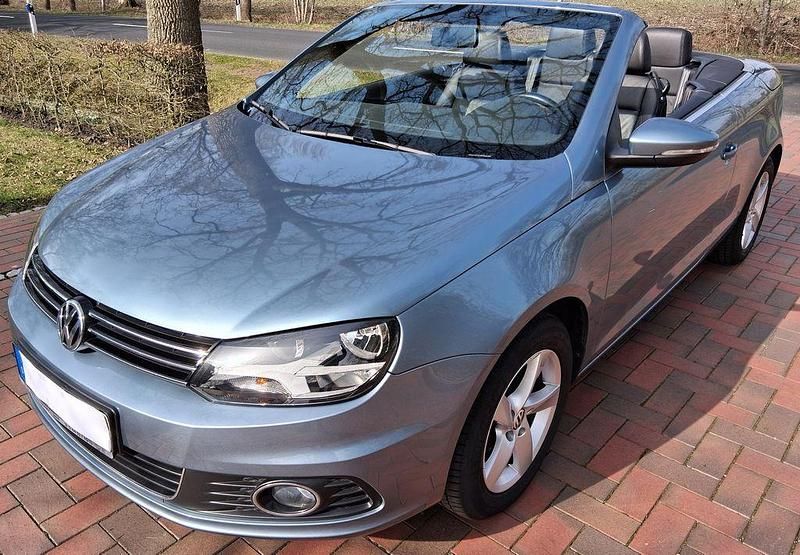 Gebraucht VW Eos 122 PS (89 kW) 2015 Blau Cabrio