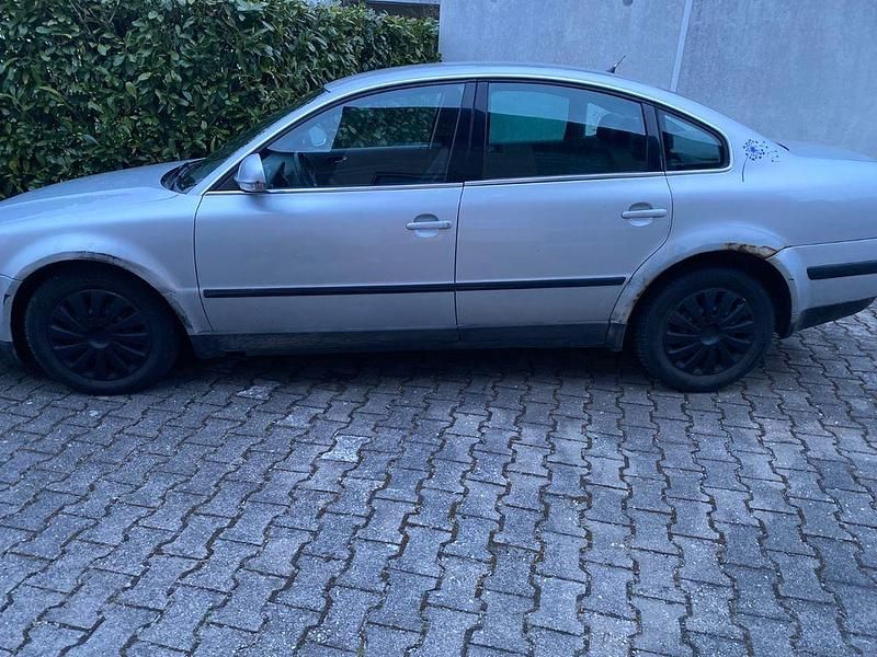Gebraucht VW Passat Comfortline 131 PS (96 kW) 2003 Silber Limousine