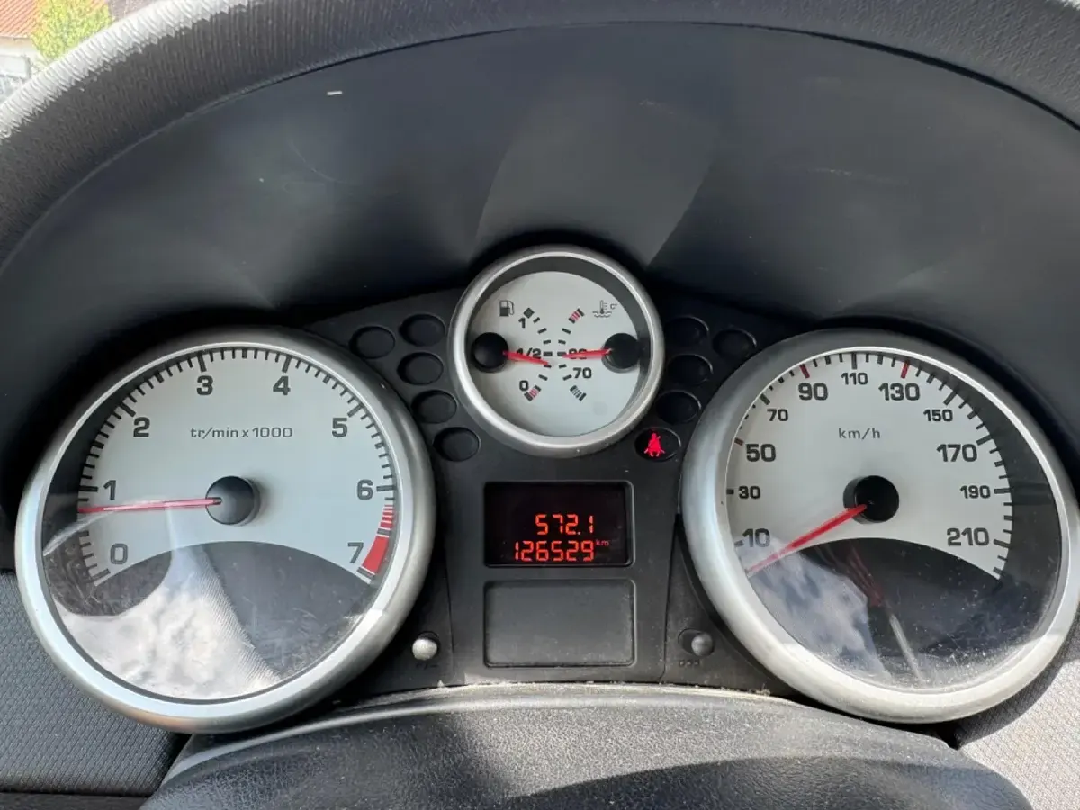 Gebraucht Peugeot 207 73 PS (53 kW) 2009 Grau Kleinwagen