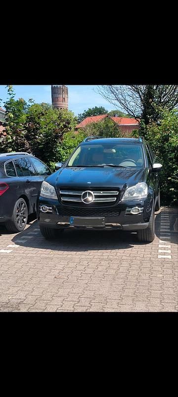 Schwarz Gebraucht 2009 Mercedes GL320 SUV | 11.000 € - Bild 1/1