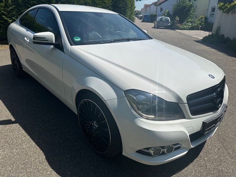 Polarweiss unilack Gebraucht 2012 Mercedes C180 Coupé | 7.690 € (Fairer Preis) - Bild 1/4