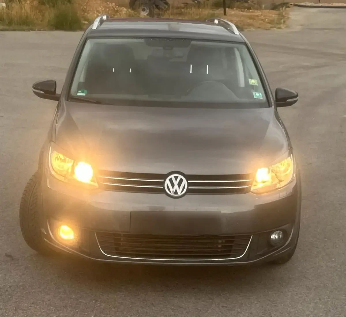 Gebraucht VW Touran Style 122 PS (89 kW) 2011 Grau Van / Kleinbus