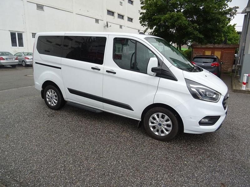Weiß Gebraucht 2020 Ford Tourneo Custom Van / Kleinbus | 29.900 € (Etwas zu teuer) - Bild 1/4