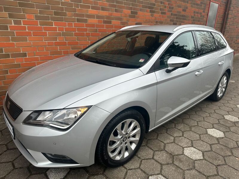 Silber Gebraucht 2016 Seat Leon ST Ecomotive Kombi | 9.950 € (Teuer) - Bild 1/4