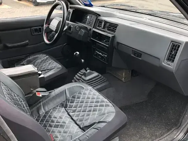 Gebraucht Nissan King 126 PS (92 kW) 1992 Schwarz Pickup
