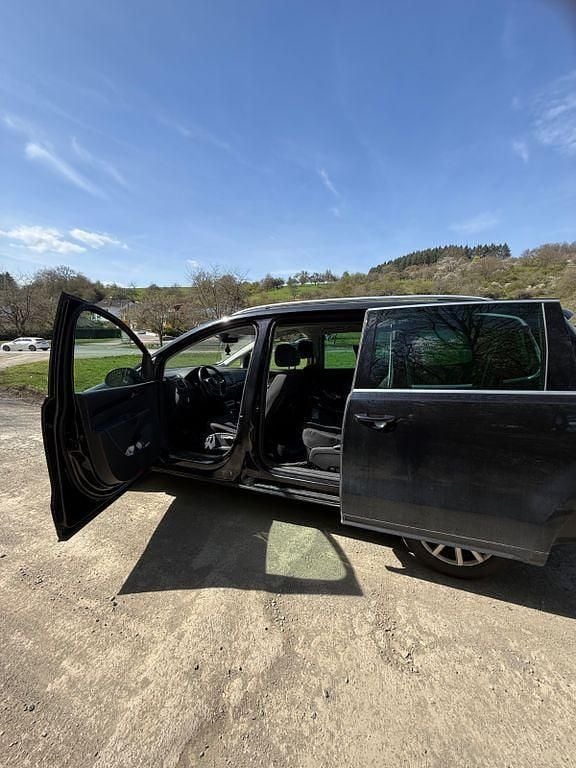 Second-hand VW Sharan Join 184 CP (135 kW) 2017 Negru Monovolum