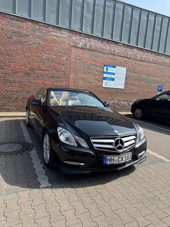 Gebraucht Mercedes E350 AMG line 265 PS (194 kW) 2011 Schwarz Cabrio