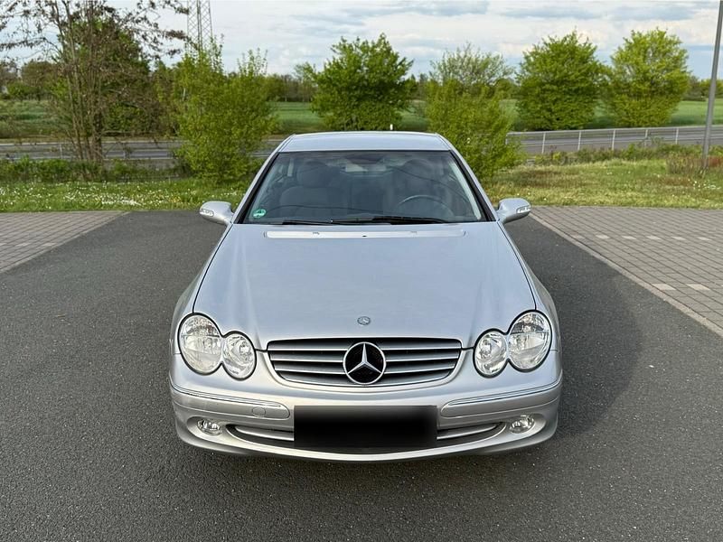 Gebraucht Mercedes CLK240 170 PS (125 kW) 2003 Silber Coupé