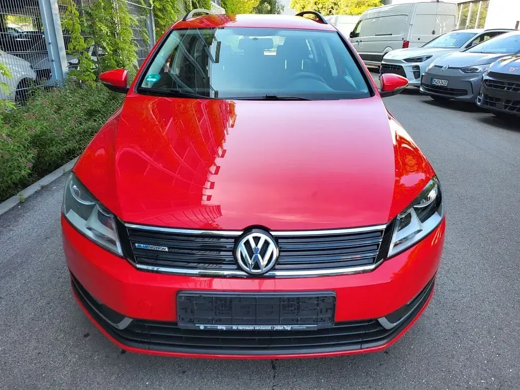 Używany VW Passat 105 KM (77 kW) 2013 Czerwony Kombi