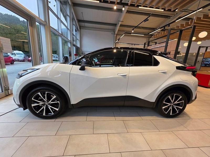 Neu Toyota C-HR 223 PS (164 kW) 2025 Weiß SUV