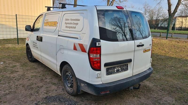 Gebraucht Hyundai H-1 110 PS (80 kW) 2009 Weiß Van / Kleinbus