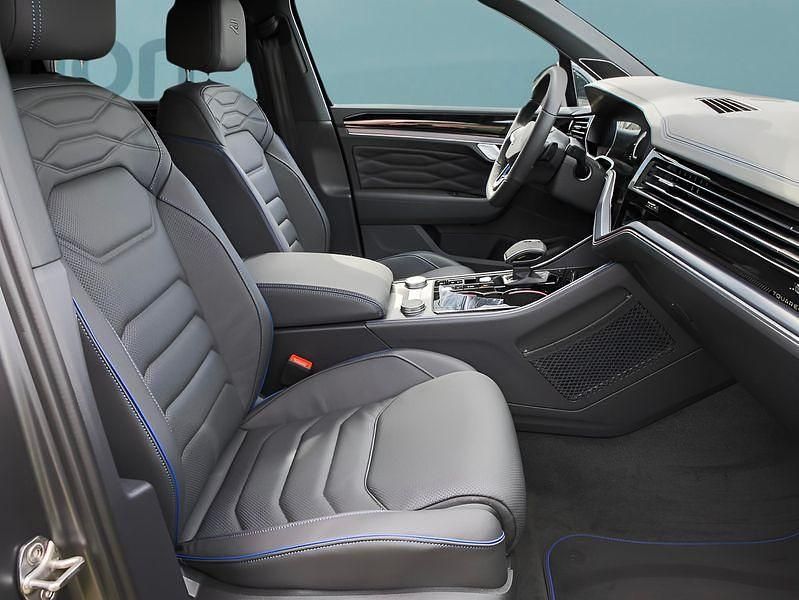 Gebraucht VW Touareg R 462 PS (339 kW) 2025 Grau SUV