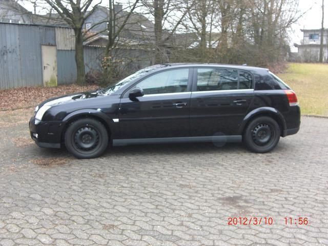 Gebraucht Opel Signum Cosmo 177 PS (130 kW) 2003 Schwarz metallic Kleinwagen