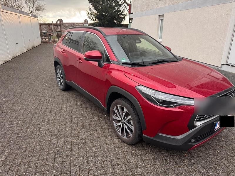 Gebraucht Toyota Corolla Cross Style 140 PS (102 kW) 2024 Rot SUV