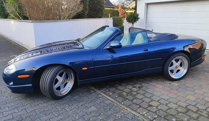 Używany Jaguar XK8 284 KM (208 kW) 1998 Niebieski Kabriolet