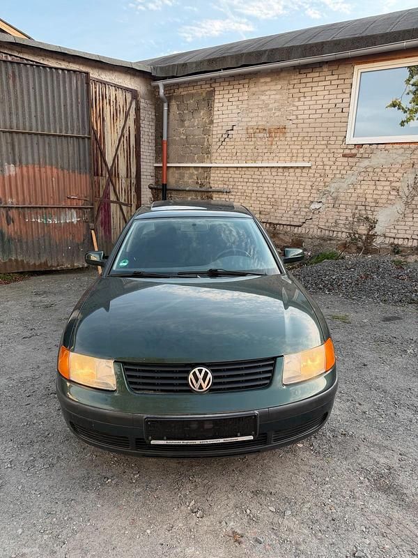 Occasion VW Passat 101 ch (74 kW) 1997 Vert Berline