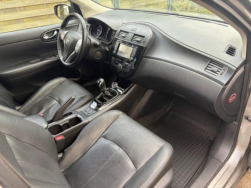 Gebraucht Nissan Pulsar Tekna 110 PS (80 kW) 2014 Grau Kleinwagen