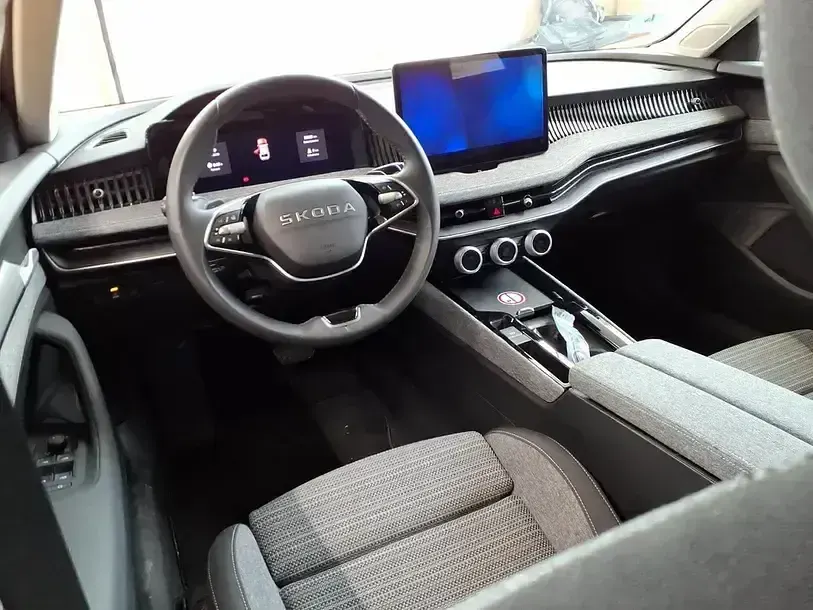 Używany Skoda Superb Selection 150 KM (110 kW) 2025 Czarny Kombi