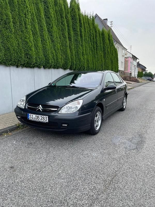 Grau Gebraucht 2002 Citroën C5 Limousine | 1.299 € (Fairer Preis) - Bild 1/4