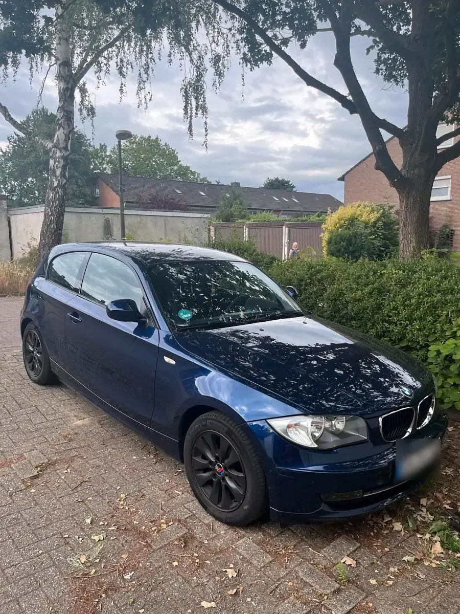 Gebraucht BMW 116 122 PS (89 kW) 2011 Blau Kleinwagen