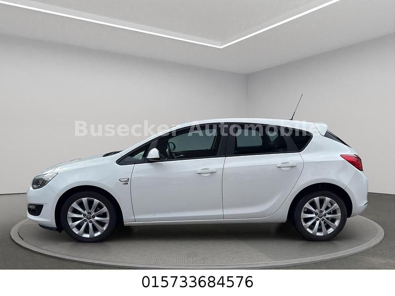 Gebraucht Opel Astra 101 PS (74 kW) 2012 Weiß Kombi