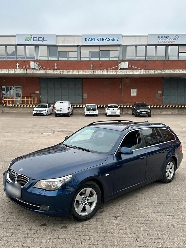 Gebraucht BMW 525 197 PS (144 kW) 2007 Blau Kombi