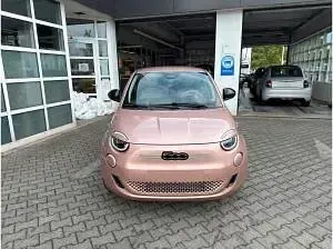 Neu Fiat 500e La Prima 86 kW (118 PS) 2025 Grün (ozean grün) Kleinwagen