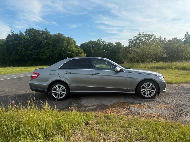 Grau Gebraucht 2012 Mercedes E300 Avantgarde Limousine | 13.500 € (Fairer Preis) - Bild 1/4