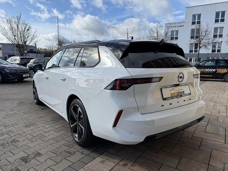Neu Opel Astra 131 PS (96 kW) 2025 Arktis weiß / dach schw... Kombi