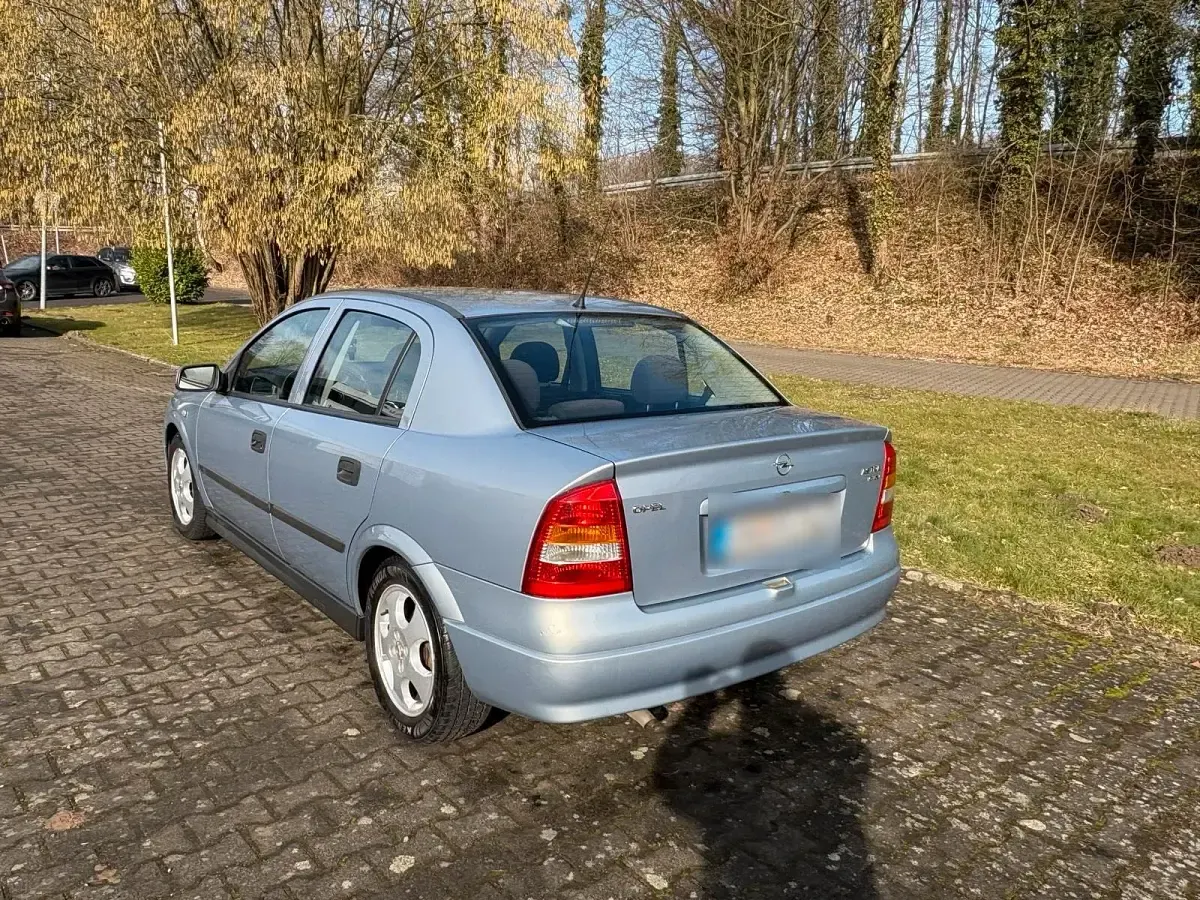 Gebraucht Opel Astra 104 PS (76 kW) 2000 Andere farben Limousine