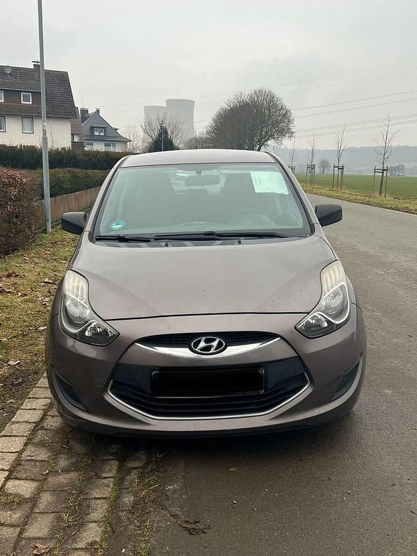 Gebraucht Hyundai ix20 Classic 90 PS (66 kW) 2010 Grau Kleinwagen