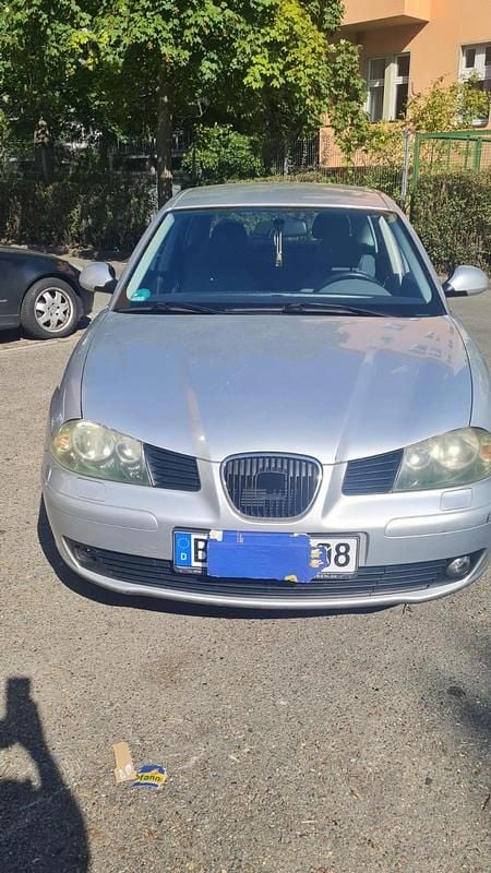 Silber Gebraucht 2002 Seat Ibiza Kleinwagen | 500 € (Guter Preis) - Bild 1/4