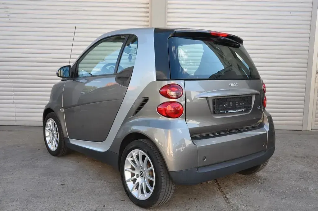 Gebraucht Smart ForTwo Coupé 54 PS (39 kW) 2010 Grau Coupé