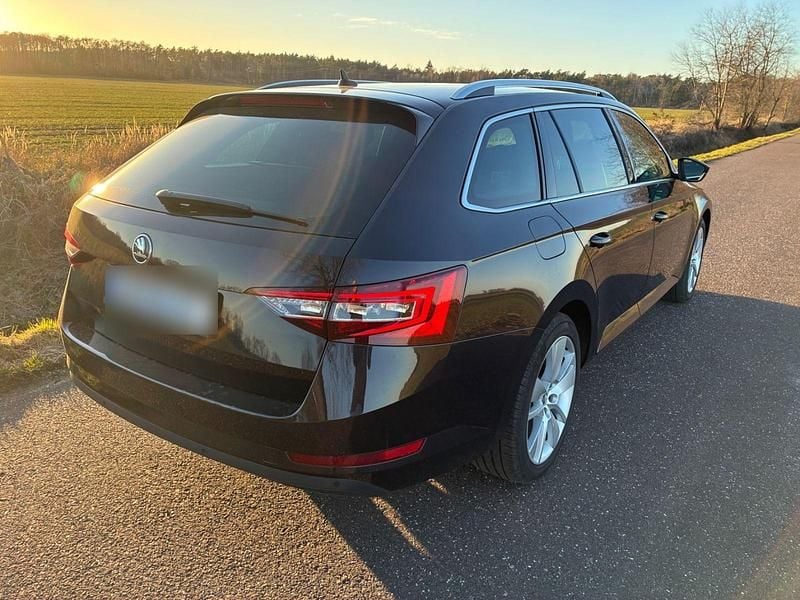 Gebraucht Skoda Superb Style 150 PS (110 kW) 2018 Schwarz Kombi