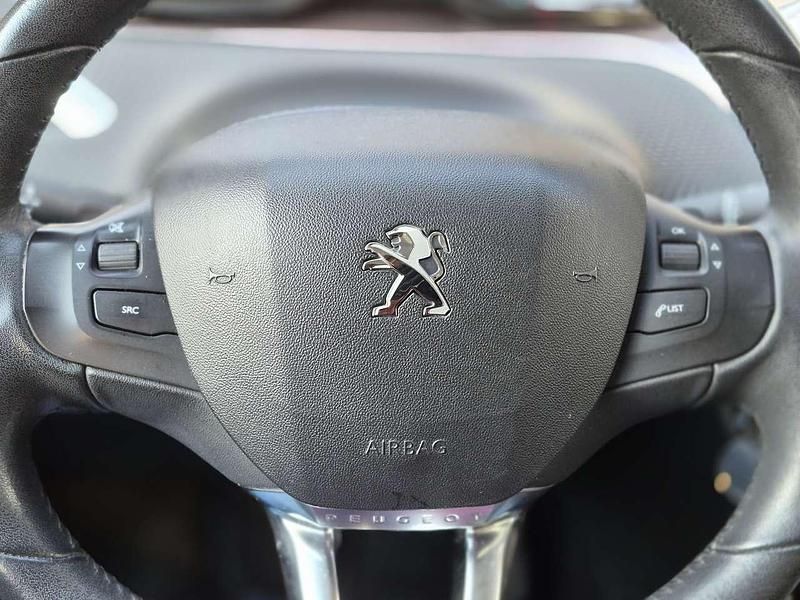 Gebraucht Peugeot 2008 Access 82 PS (60 kW) 2015 Rot SUV