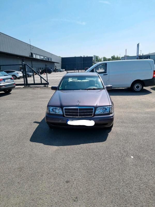 Braun Gebraucht 1996 Mercedes C180 Limousine | 3.800 € (Fairer Preis) - Bild 1/4