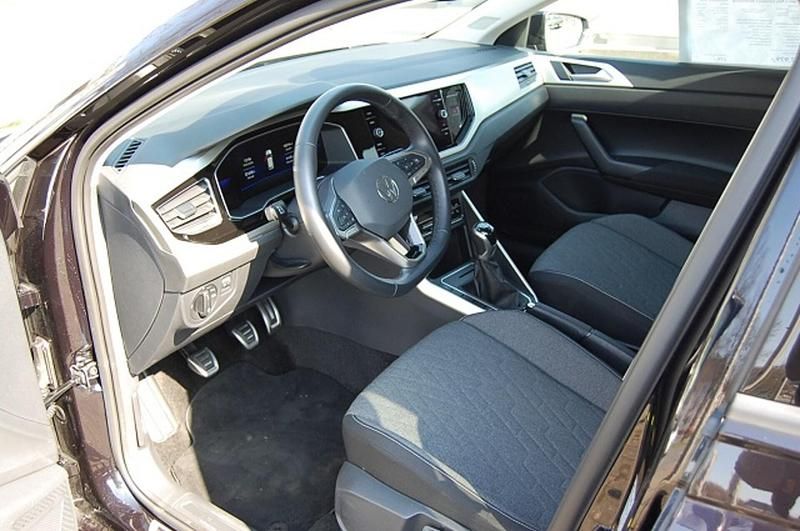 Gebraucht VW Polo Move 80 PS (58 kW) 2024 Schwarz Kleinwagen