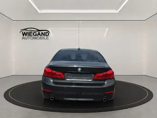 Gebraucht BMW 530 Performance 252 PS (185 kW) 2018 Black sapphire metallic Limousine