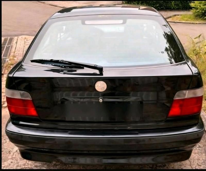 Gebraucht BMW 316 Compact 102 PS (75 kW) 1993 Schwarz Kleinwagen