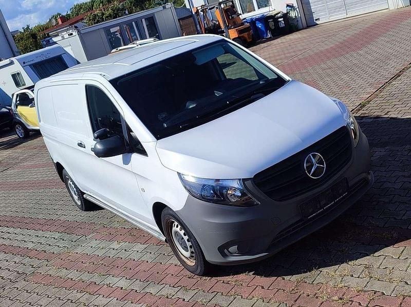 Weiß Gebraucht 2020 Mercedes Vito Van / Kleinbus | 18.500 € (Superpreis) - Bild 1/4