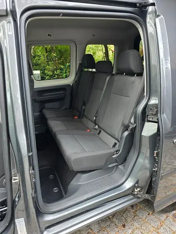 Używany VW Caddy 150 KM (110 kW) 2019 Szary Minivan