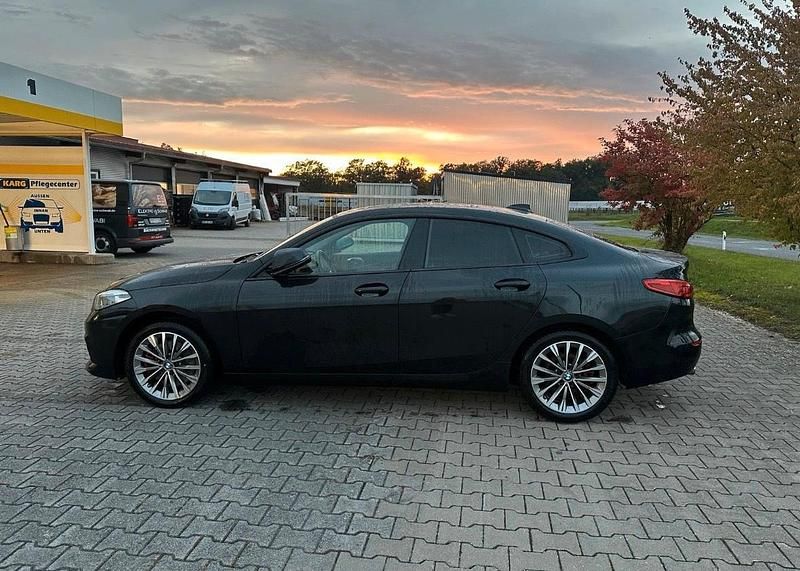 Schwarz Gebraucht 2021 BMW 220 Limousine | 27.000 € (Fairer Preis) - Bild 1/4