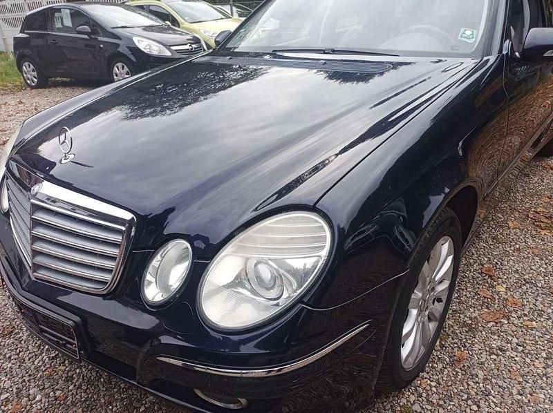 Tansanitblau Gebraucht 2007 Mercedes E280 Kombi | 6.450 € (Etwas zu teuer) - Bild 1/4