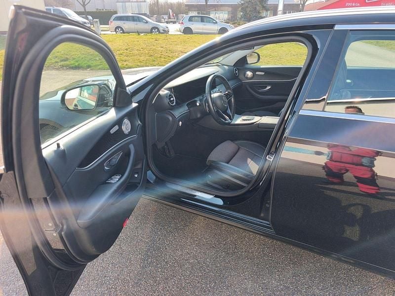 Gebraucht Mercedes E200 160 PS (117 kW) 2021 Schwarz Kombi