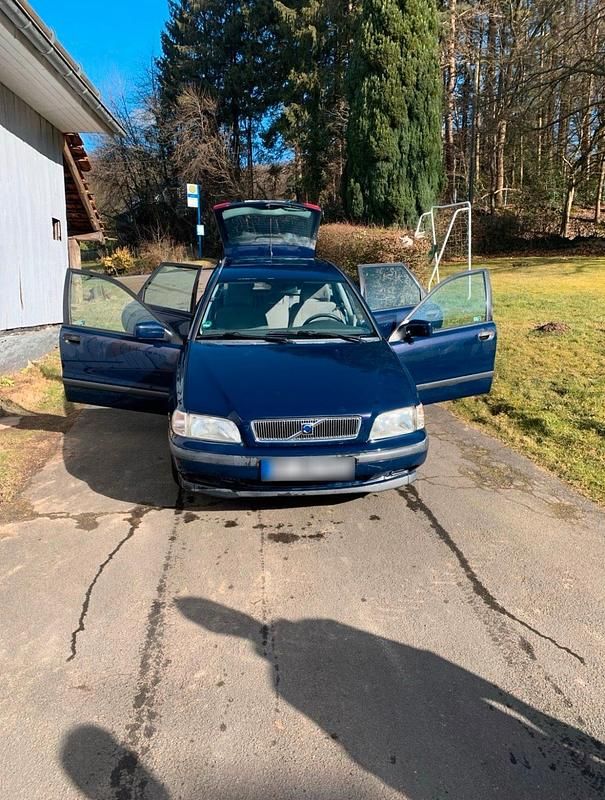 Gebraucht Volvo V40 85 PS (62 kW) 2000 Grün Kombi