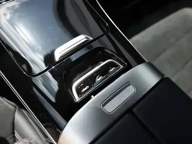 Gebraucht Mercedes CLE220 AMG 2025 Schwarz Cabrio
