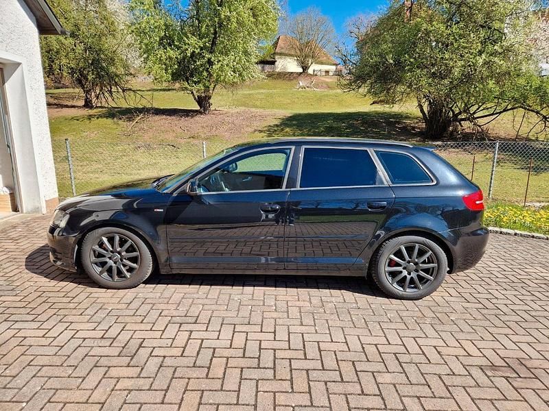 Gebraucht Audi A3 105 PS (77 kW) 2010 Schwarz Kleinwagen